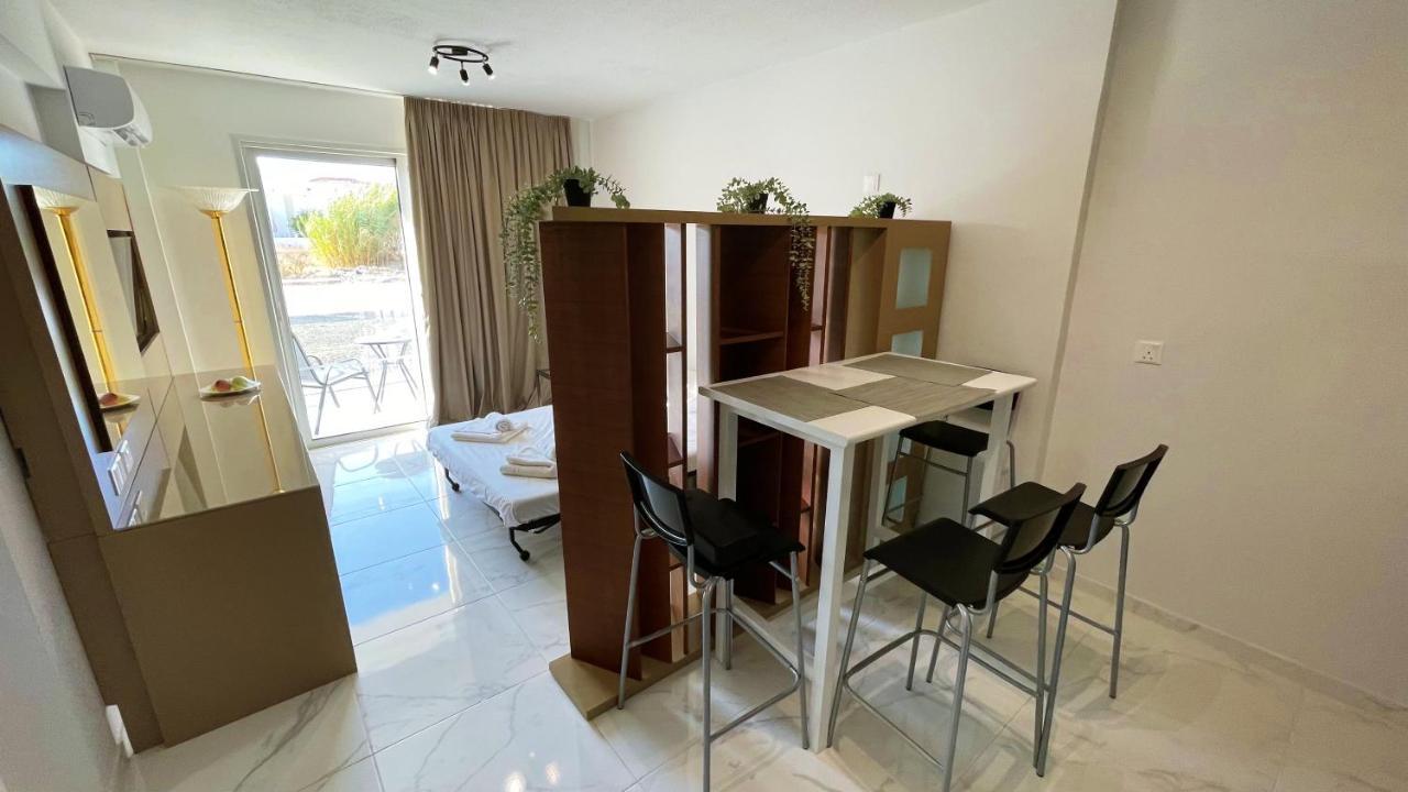 Fotoxenia Luxury Apts Paralímni Eksteriør bilde