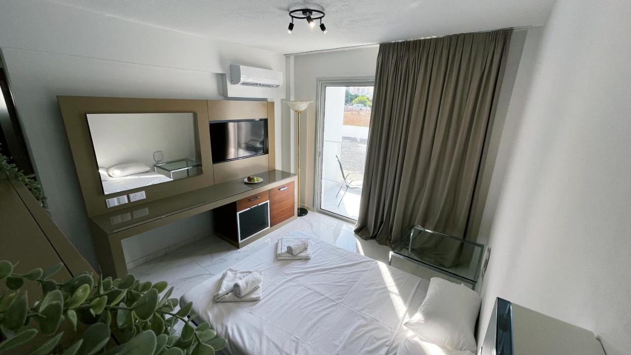 Fotoxenia Luxury Apts Paralímni Eksteriør bilde